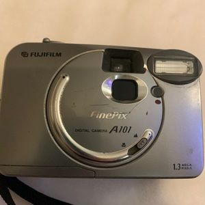 Fujifilm FinePix A101 digital camera